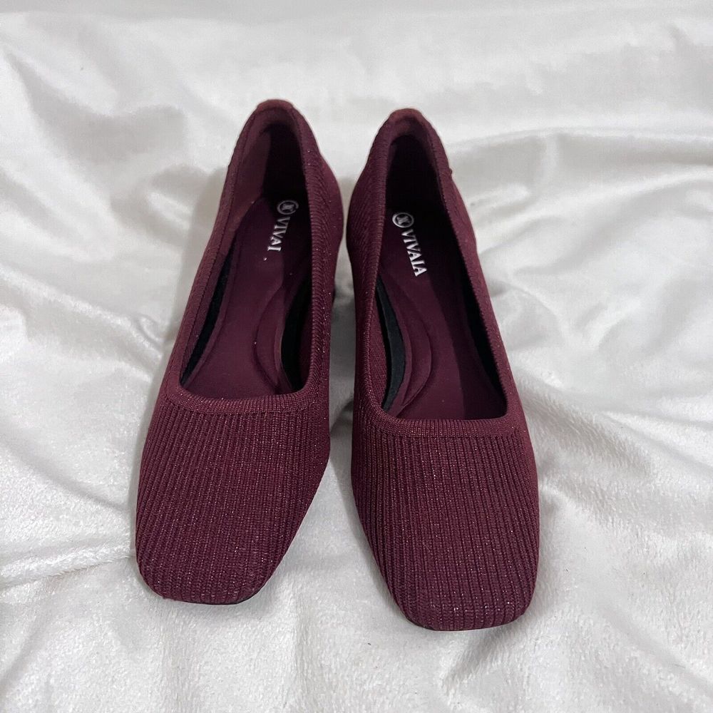 Women's Burgundy Knit Block Heel Pumps - Picture 4 of 8